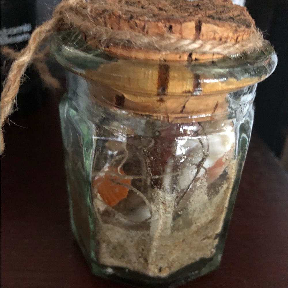 Handcrafted Glass Decor “Shells & Sand” - Picture 2 of 3